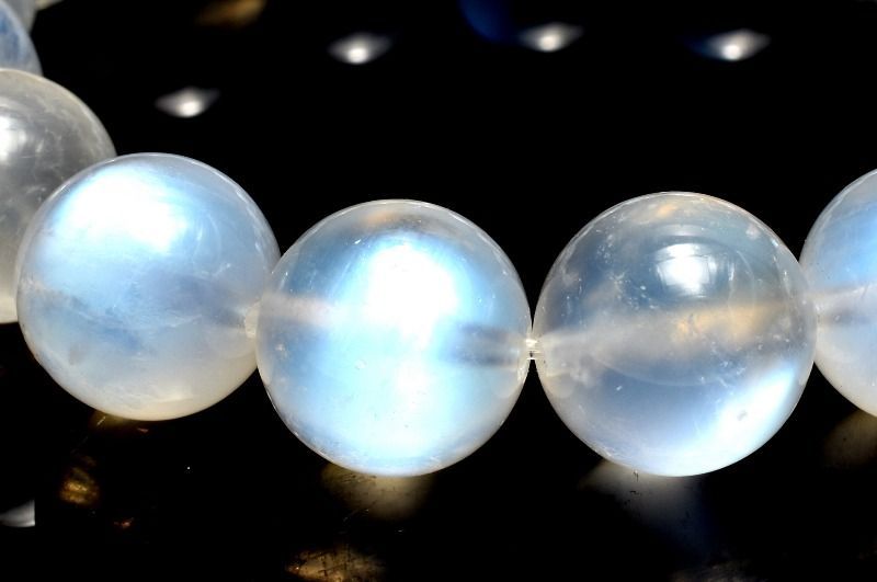 １点物 青く揺らめく幻想の輝き ブルームーンストーン 11 mm ブレスレット パワーストーン 天然石 _MC 2310