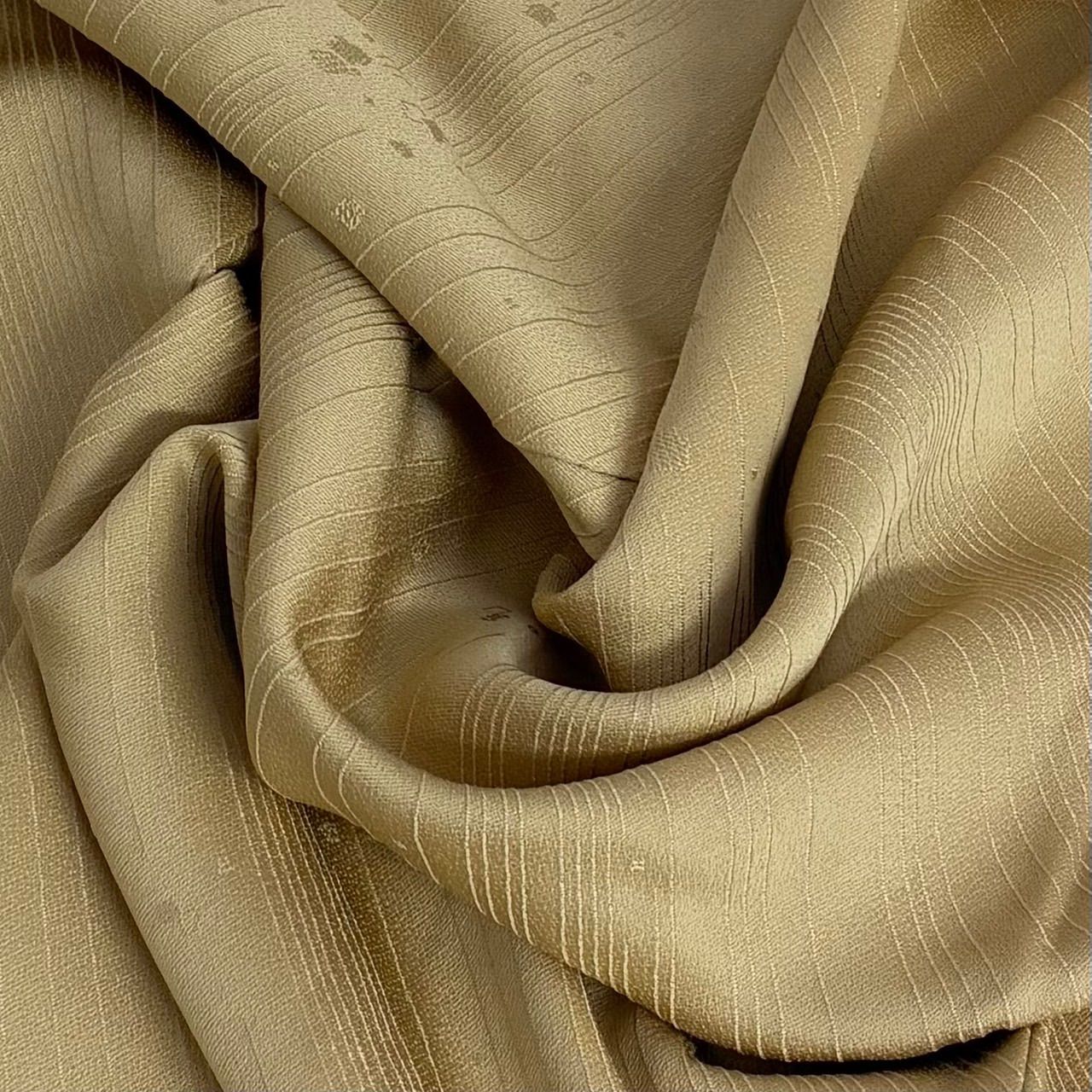 色無地 裄67 一つ紋 上品な地模様 正絹 着物 MK-2185 - メルカリ