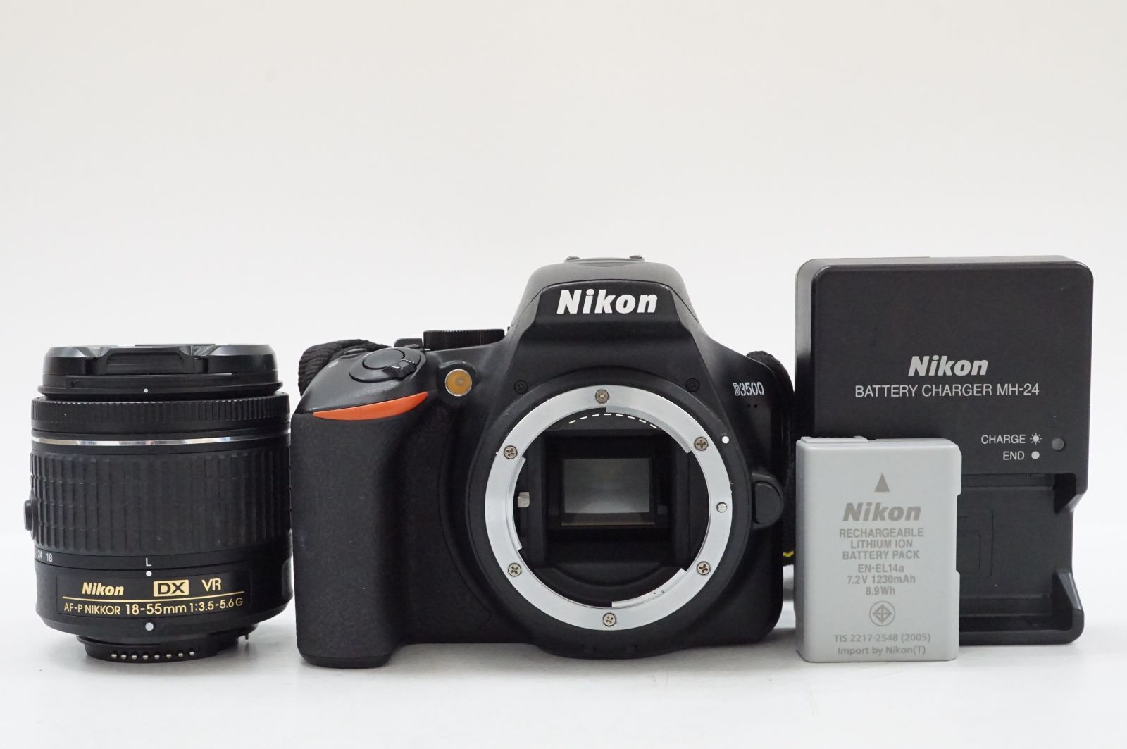 C 290735 Nikon Ｄ3500 デジタル一眼レフ 18 ５５㎜ レンズキット シャッター数 1700回以下