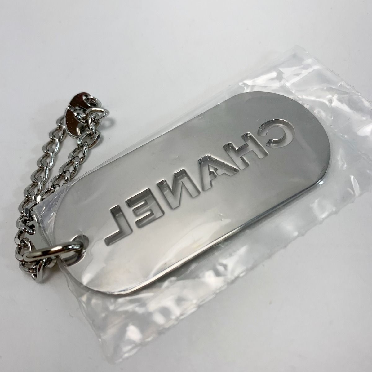 CHANEL シャネル キーホルダー ドッグタグ チャーム シルバー 箱付