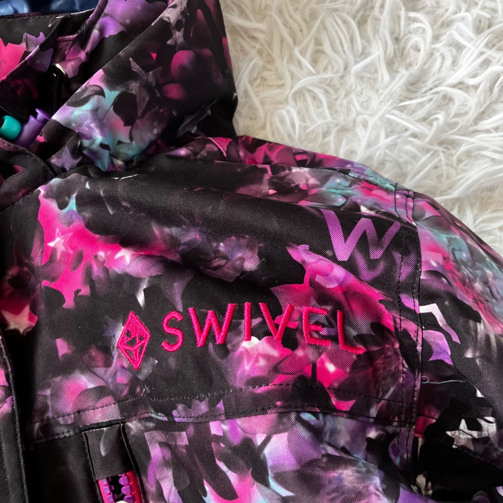 状態良 SWIVEL スウィベル   スキーウェア スノーボードジャケットウェア  総柄 M 4497