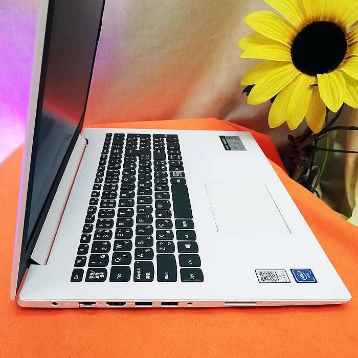 Lenovo】大画面 テンキー付きA4ノート ♪人気のホワイト 【公式通販】