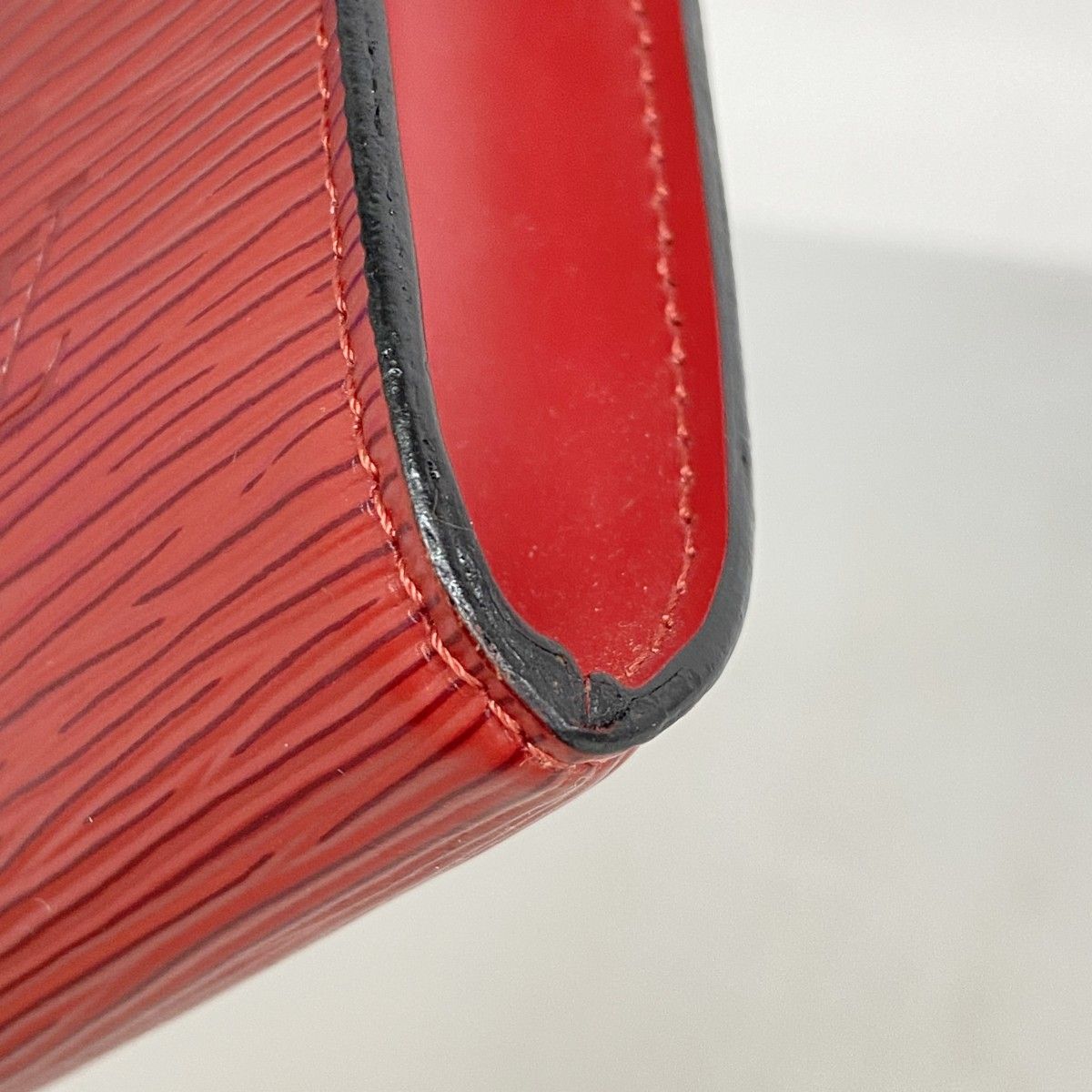 5pb1821】ルイヴィトン ポーチ エピ ポシェットアクセソワール M52947