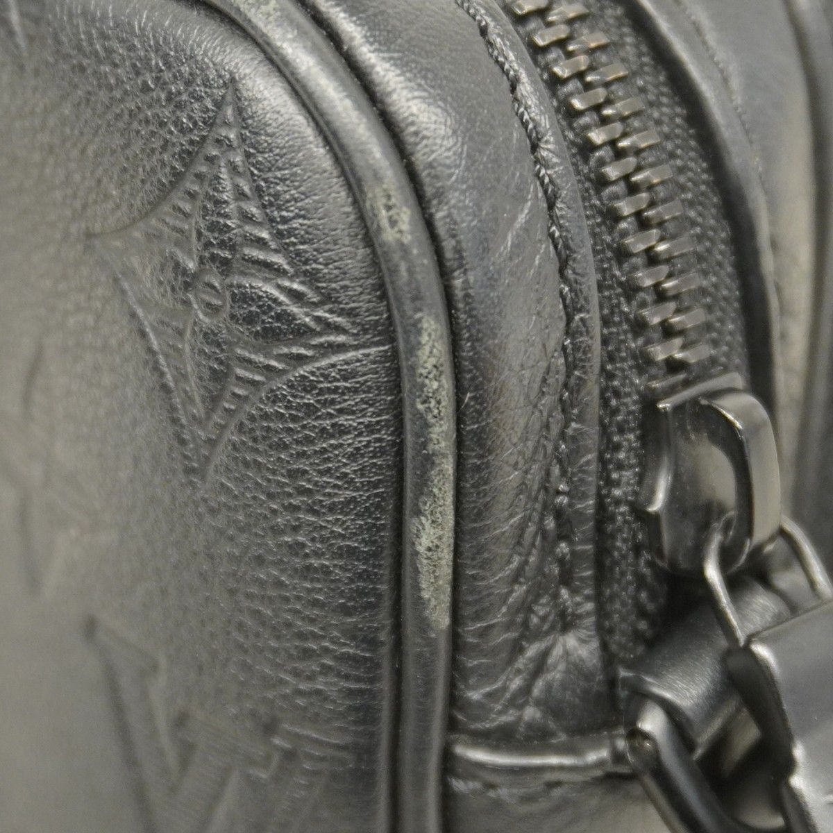 【5pb1890-h】ルイヴィトン ショルダーバッグ モノグラム・シャドウ アルファ ウェアラブルウォレットNV M82544 ブラック【中古】メンズ 5pb1890-h】ルイヴィトン ショルダーバッグ モノグラム・シャドウ