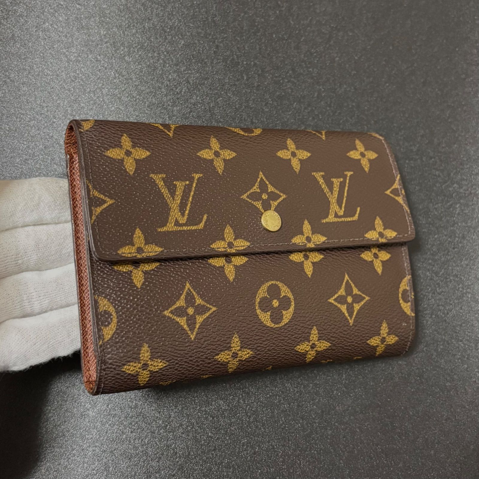 ルイヴィトン モノグラム エテュイ パピエ 三つ折り財布 A70 ルイヴィトン モノグラム エテュイ パピエ 三つ折り財布 B10 - メルカリ