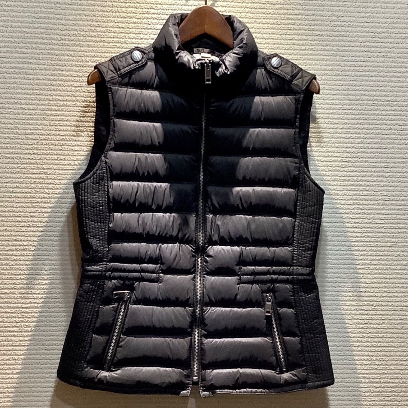 バーバリー ブリット BRIT 裏地 ノバチェック柄 ダウンベスト 3998903 黒 ブラック S レディース F 1008|T 18|28