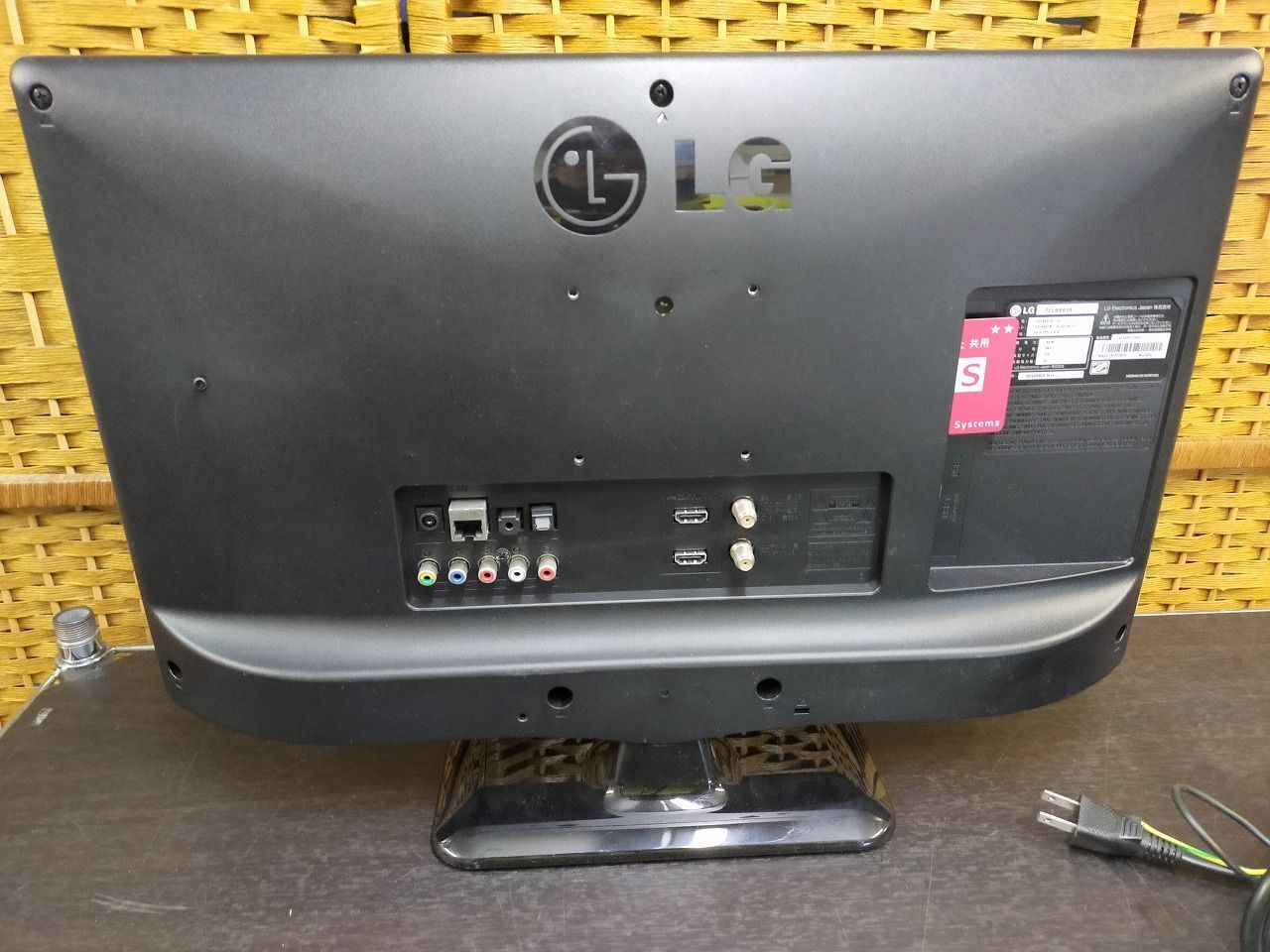 美品 LG 22インチ 液晶テレビ 22LB491B 画面焼き付きあり 電源OK 本体