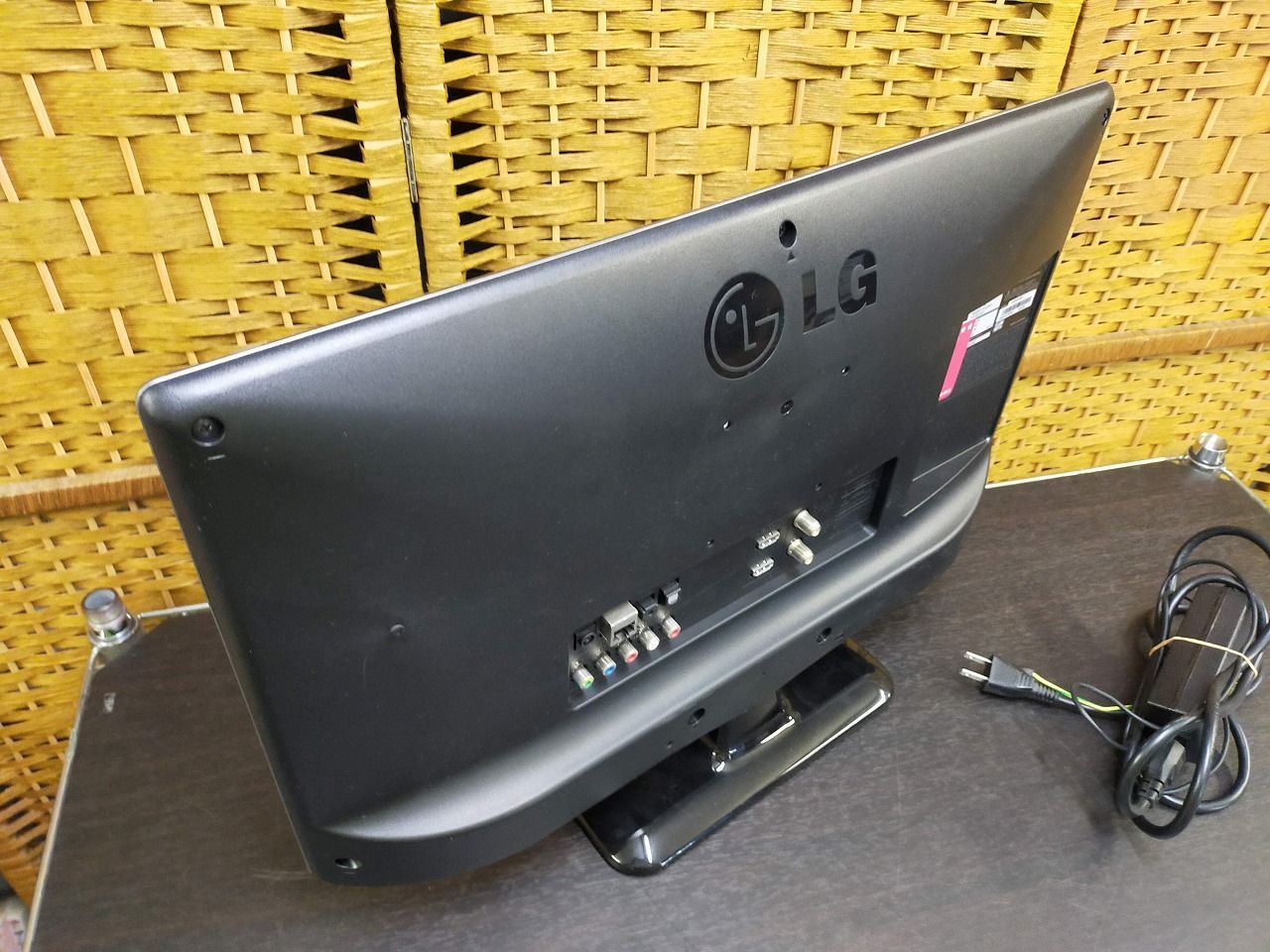 美品 LG 22インチ 液晶テレビ 22LB491B 画面焼き付きあり 電源OK 本体