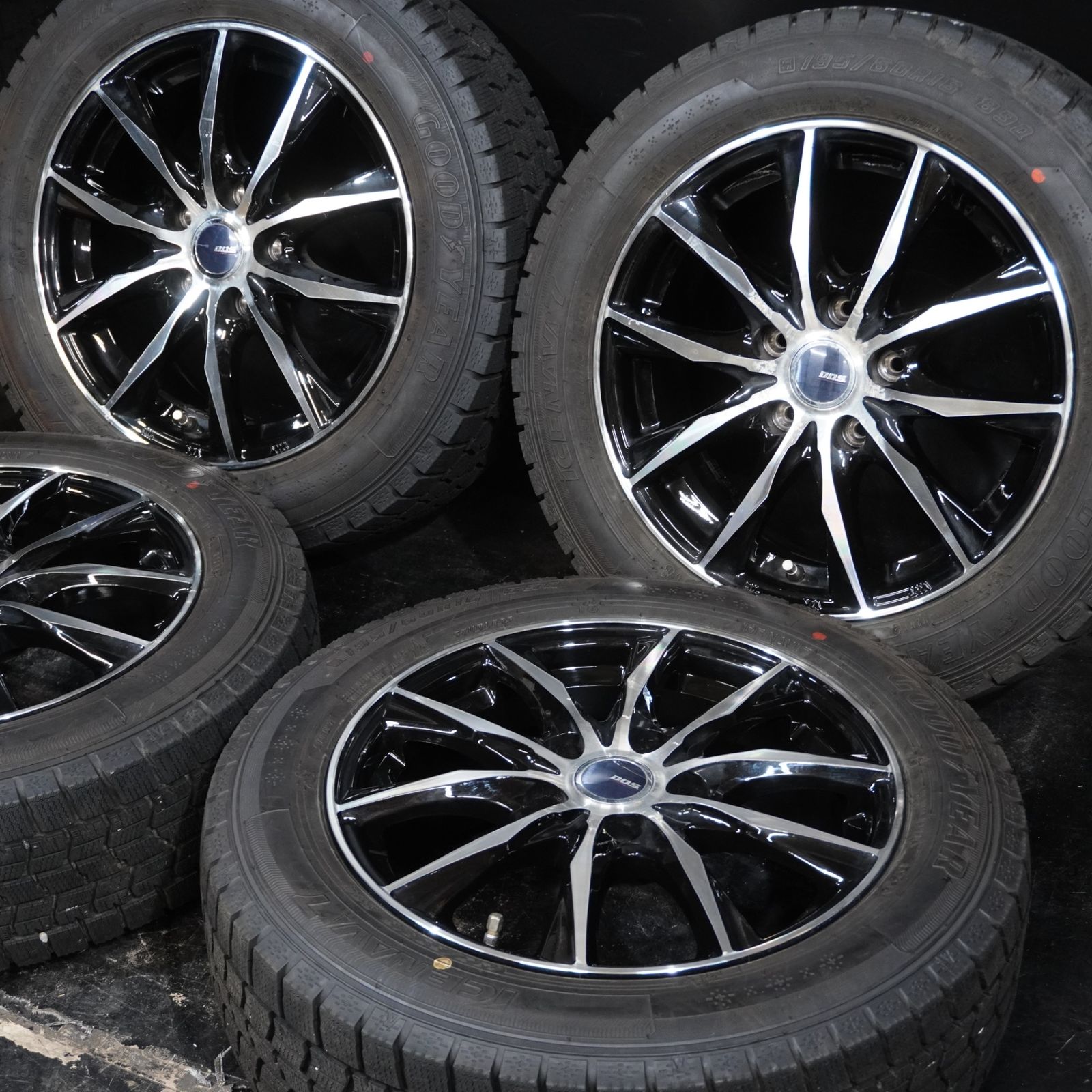 まーきゃぽ 24年製205/60R16スタッドレス4本バリ山 アイスナビ7 まー