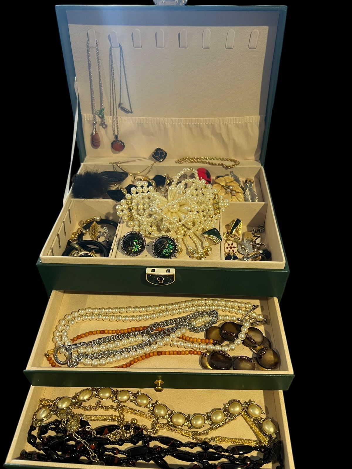 遺品整理 生前整理 アクセサリーまとめ売り ネックレス イヤリング ブレスレット ネクタイピン ブローチ 髪留め NA 25 L T 2