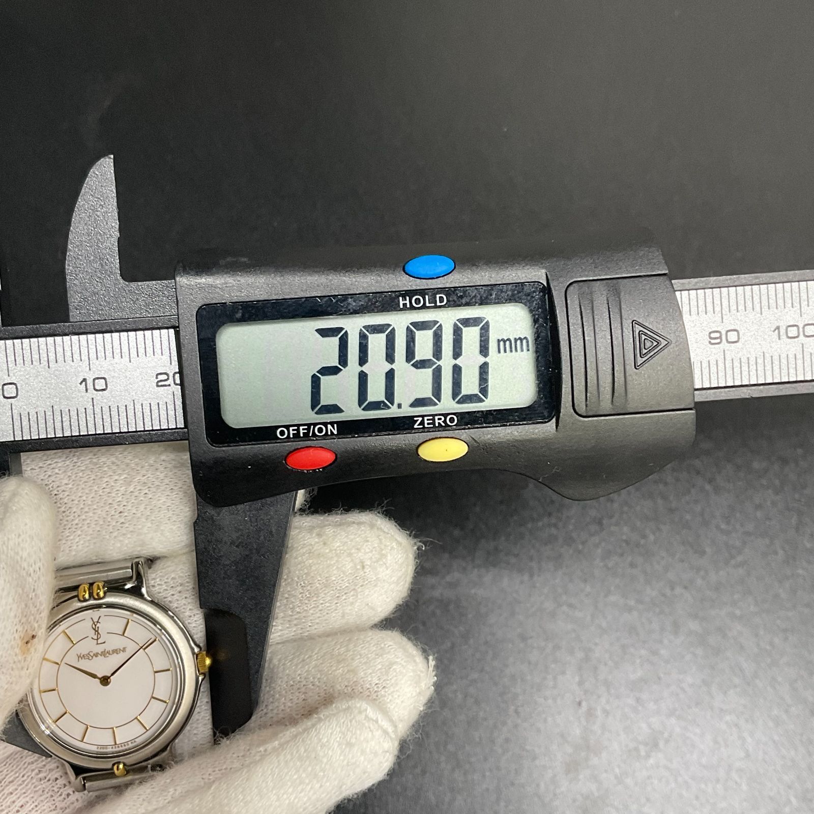 イヴサンローラン 時計