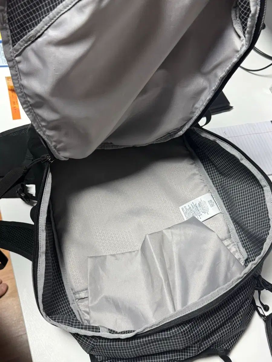  SALOMON サロモン トレイルブレーザー 20 Commuter ブラック その他 アウトドアウェア小物