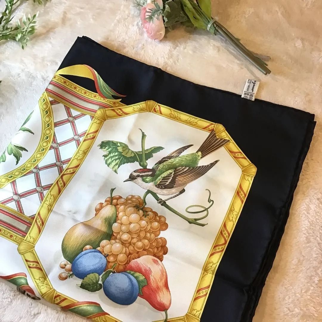 サルヴァトーレフェラガモ シルクスカーフ Salvatore Ferragamo 大判