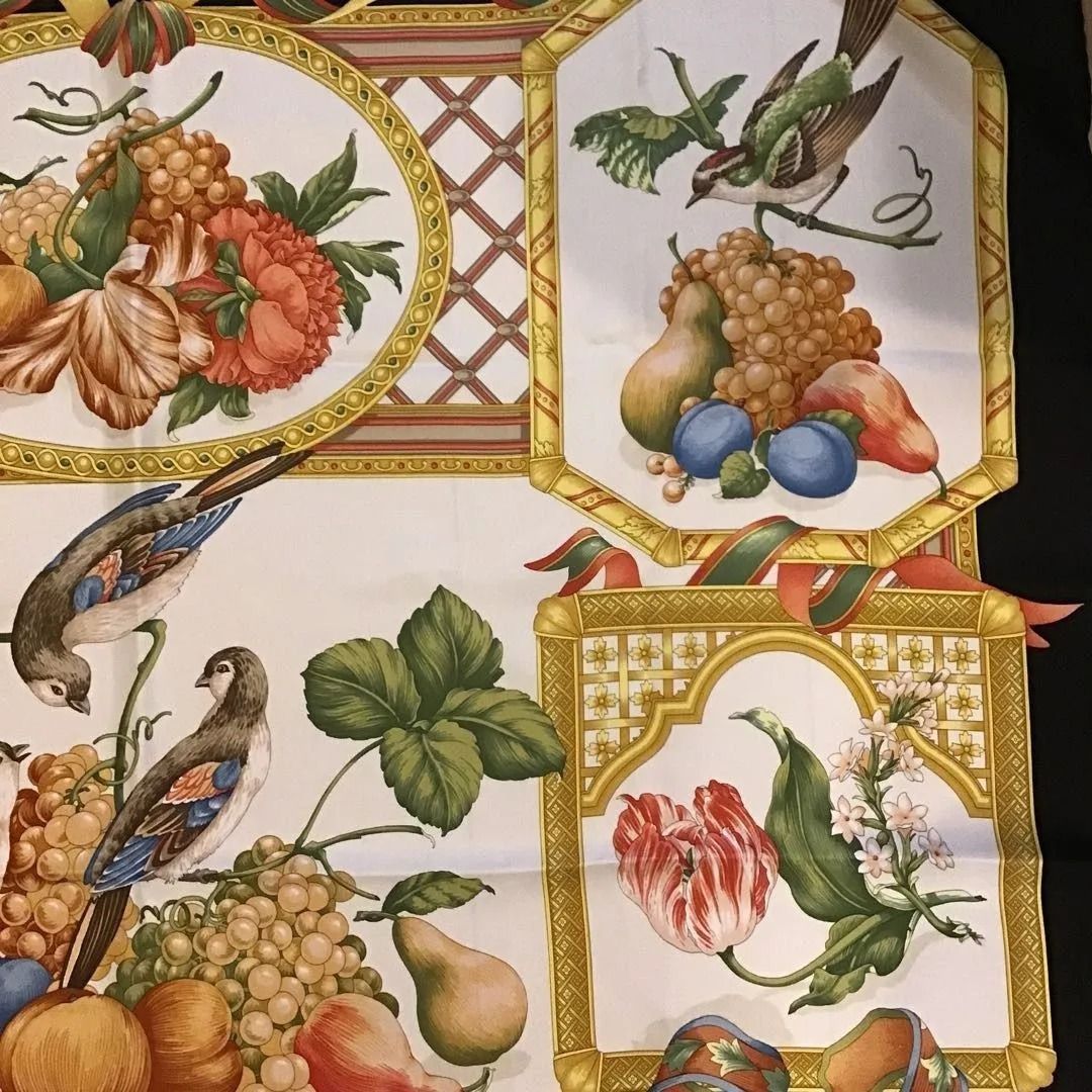 サルヴァトーレフェラガモ シルクスカーフ Salvatore Ferragamo 大判