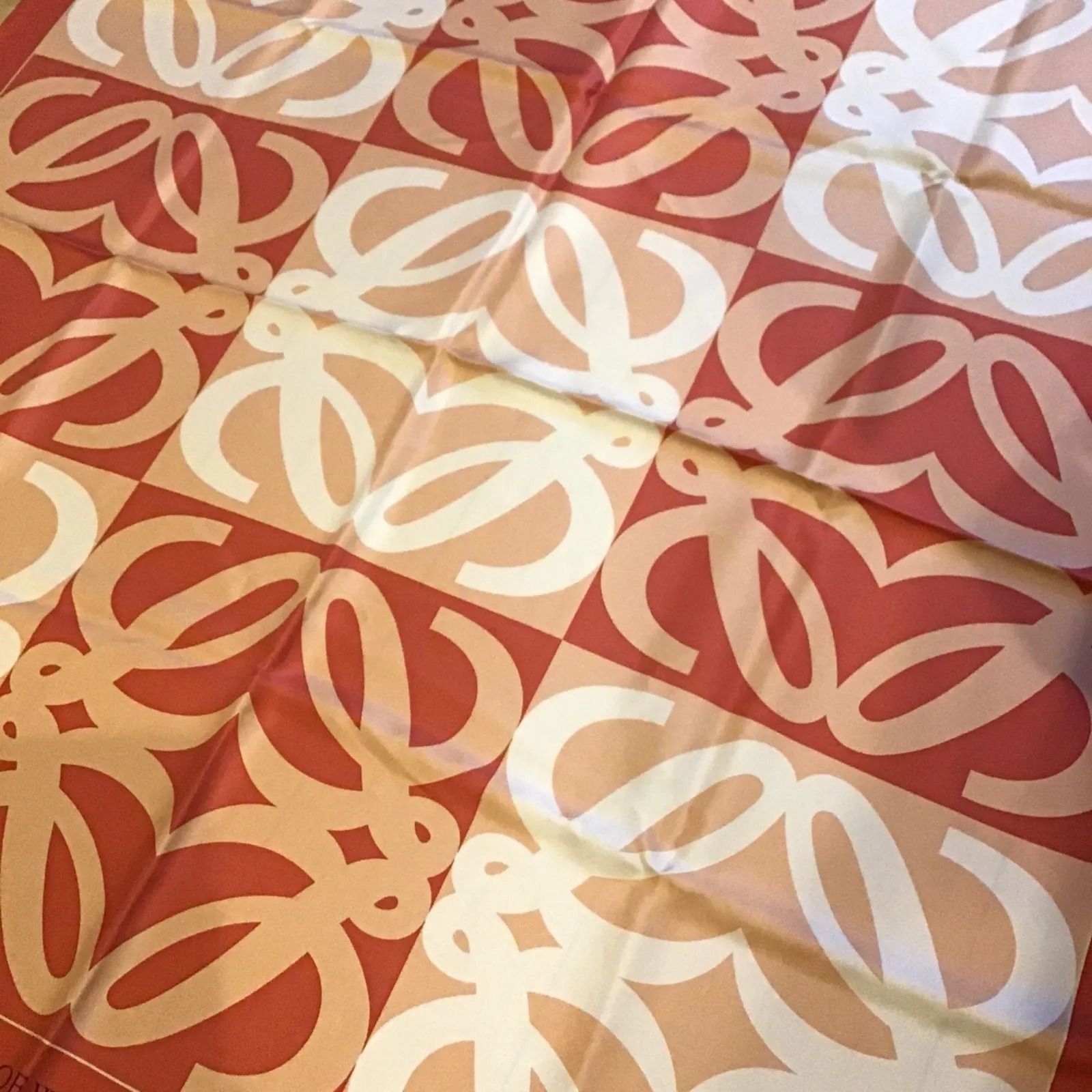 シルクスカーフ アナグラム