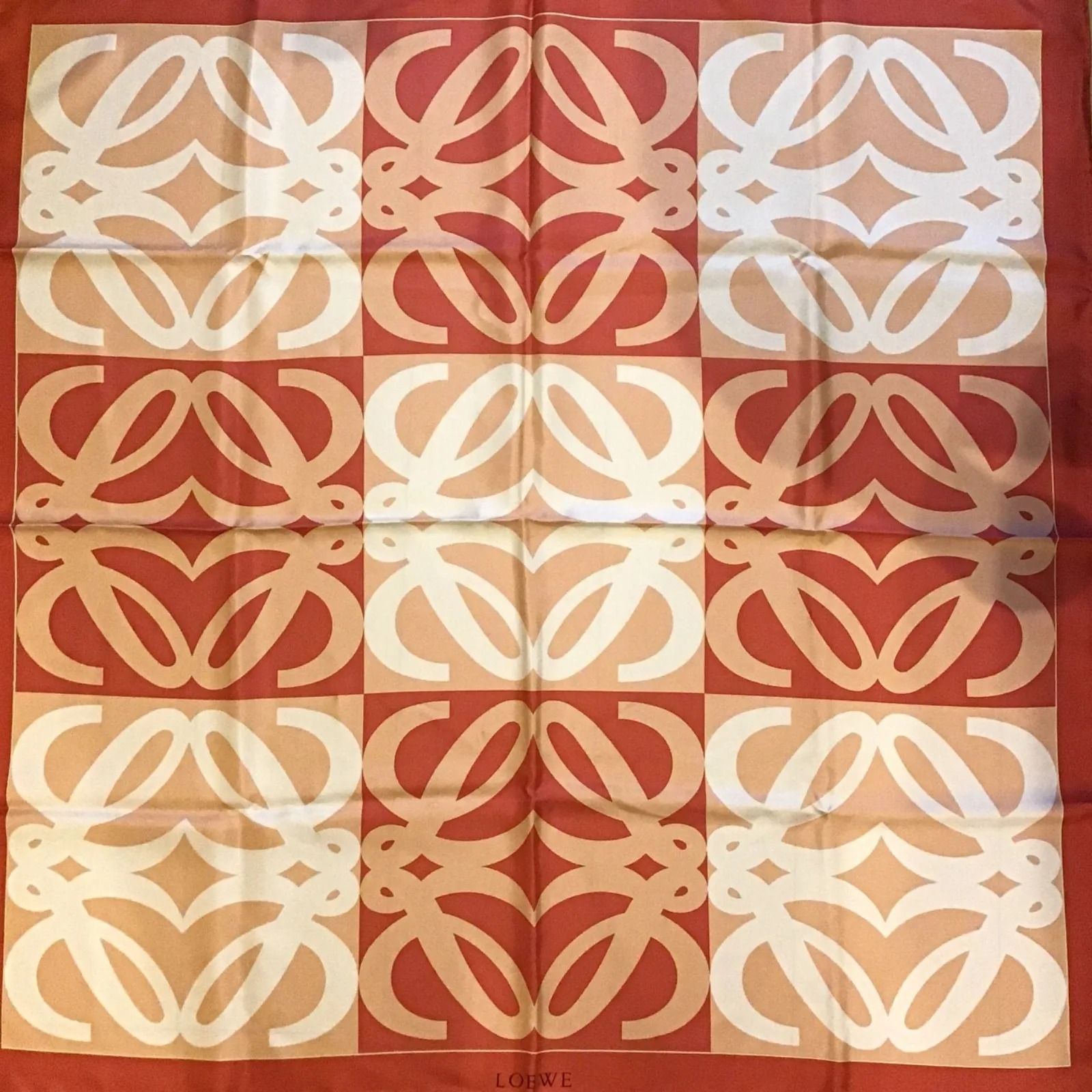 ロエベ LOEWE シルクスカーフ アナグラム オレンジ ストール ロゴ