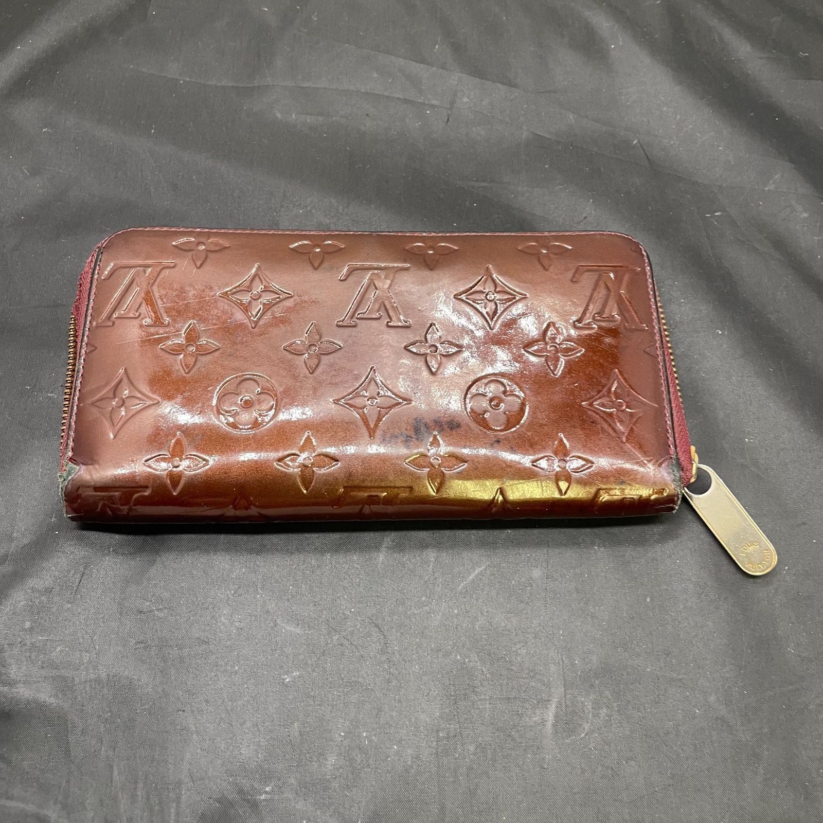 ルイヴィトン モノグラムヴェルニ ジッピーウォレット