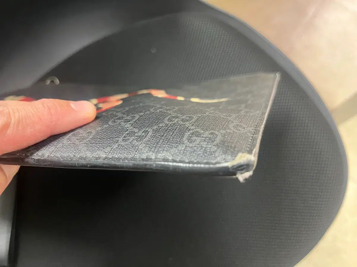 グッチ GG スネーク クラッチバッグ