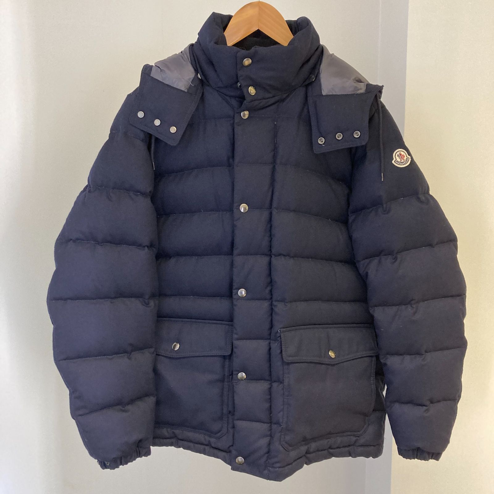 MONCLER(モンクレール) AMBROISE フード付き ダウンジャケット MONCLER(モンクレール) AMBROISE フード付き ダウンジャケット