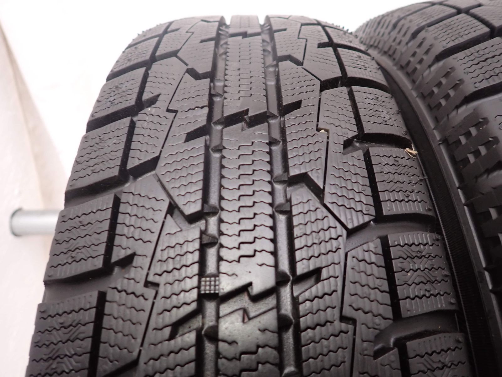 冬4本SET 会社宛 165 70 R 14 81 Q トーヨー オブザーブ ガリット GIZ 製 ヴィッツ アクア マーチ デミオ スイフト NO W 1100