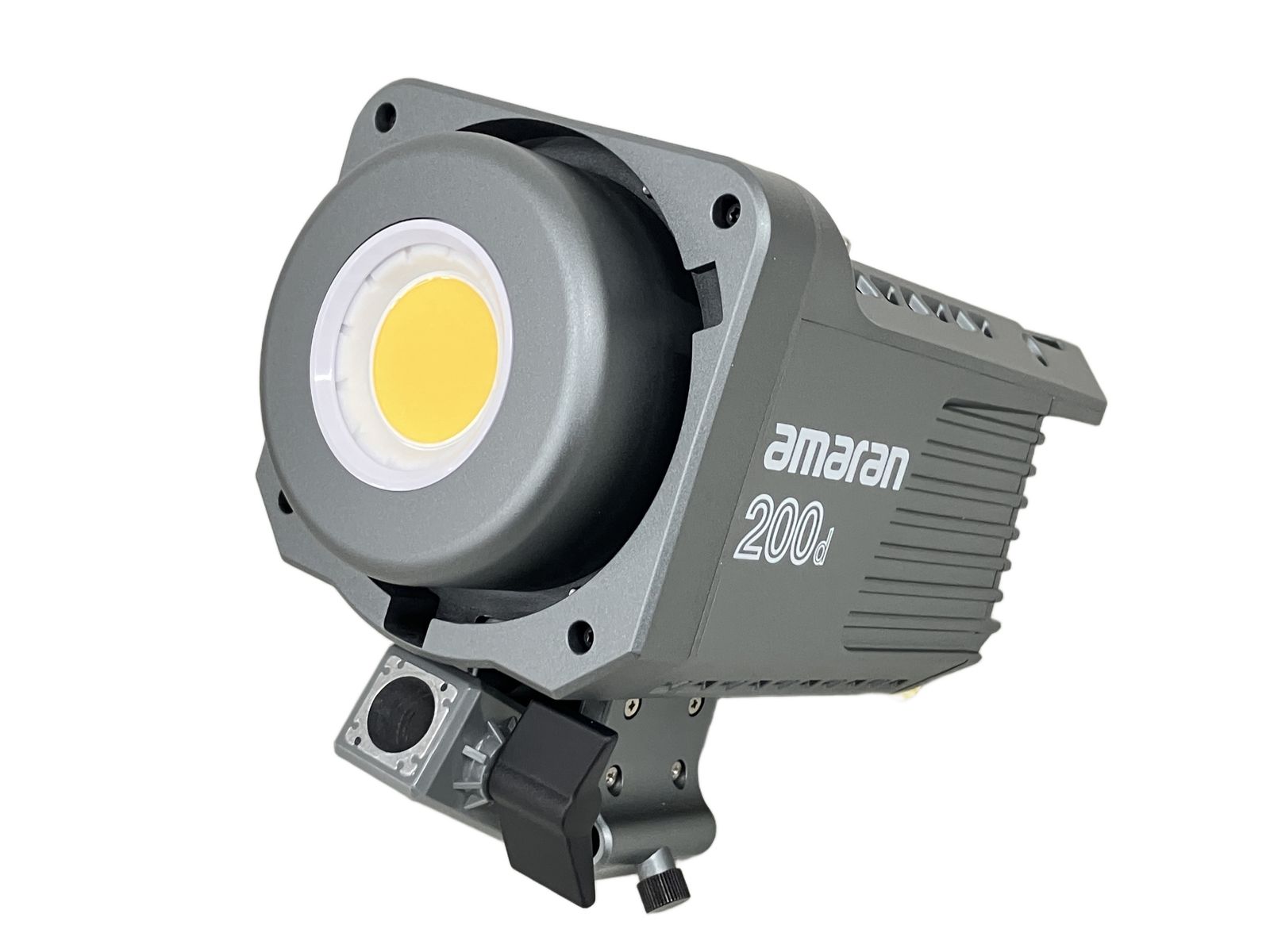 amaran 200 d 照明機材 カメラ