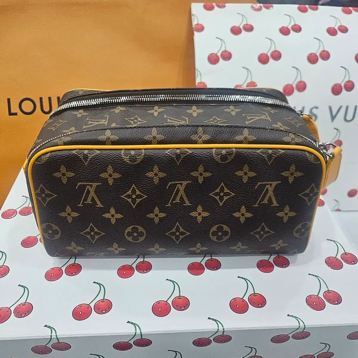 ルイヴィトン ドゥブ キー キット クラッチバッグ ポーチバッグ