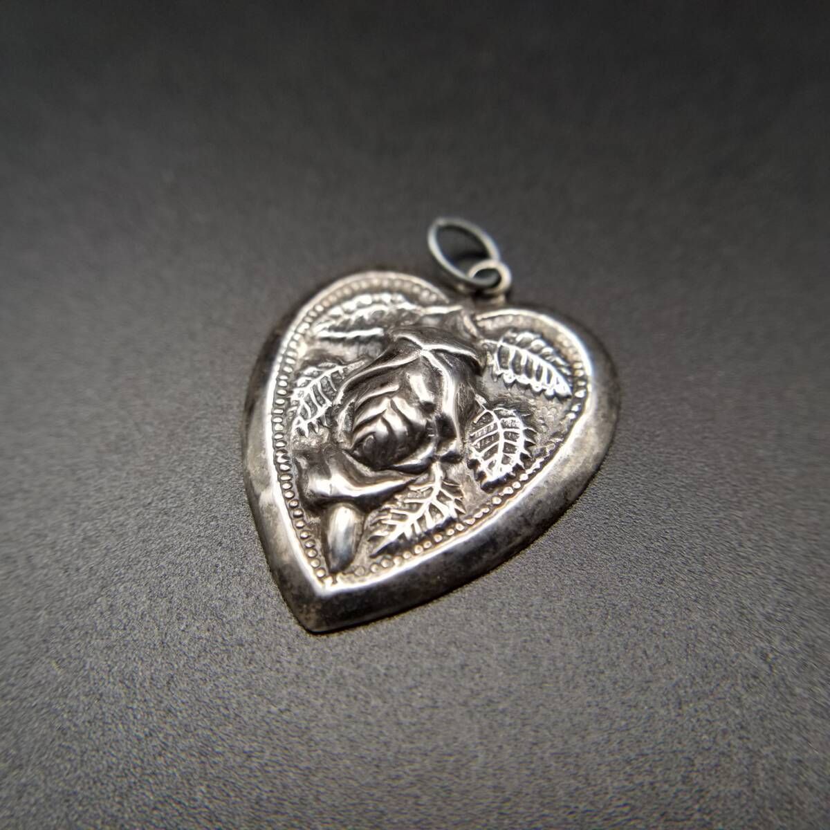 薔薇 立体彫刻 925 シルバー ヴィンテージ ハートチャーム ペンダント