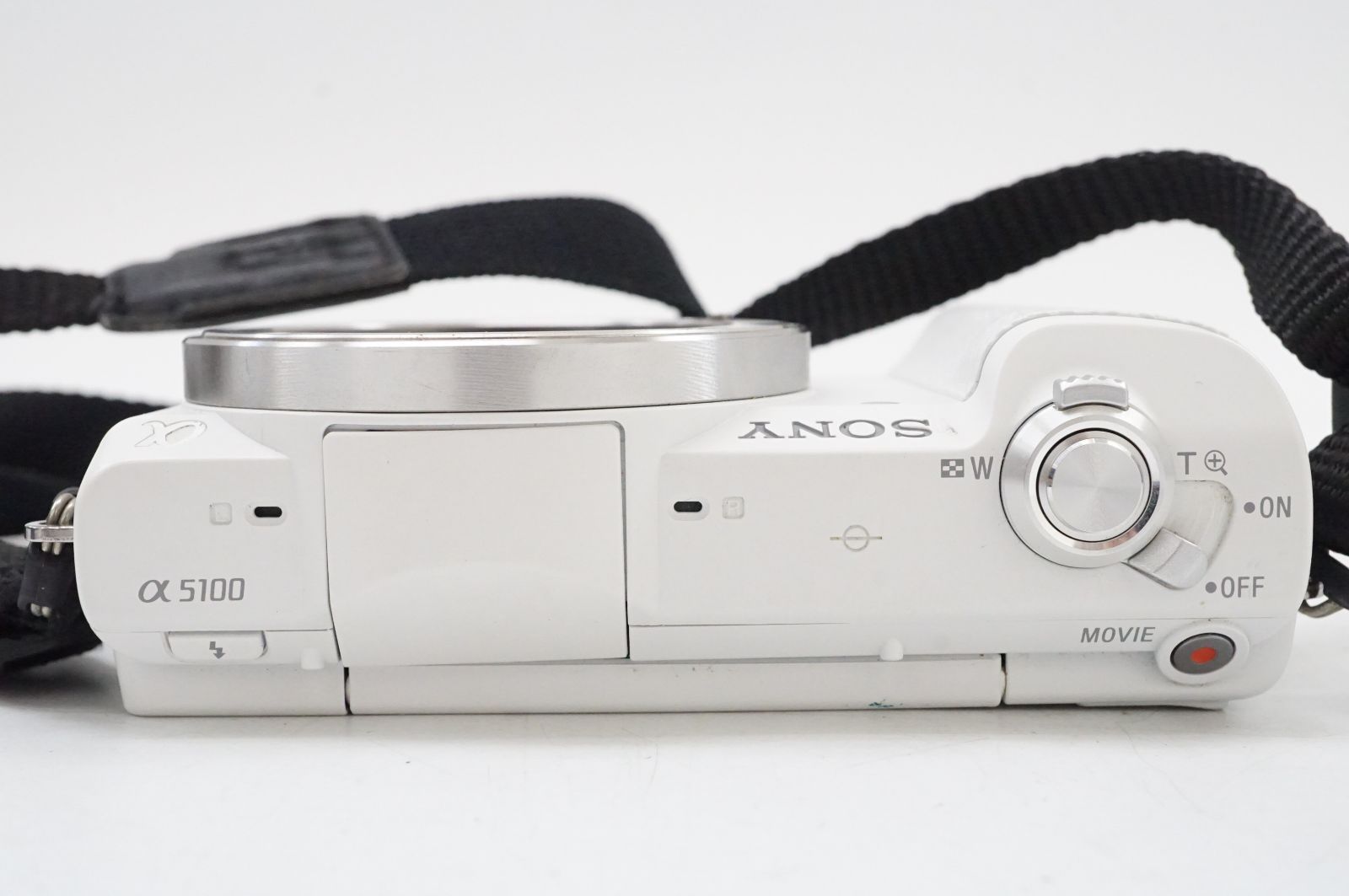 Y32350-1)SonY α5100 ホワイト ミラーレス一眼レフ ボディー - メルカリ