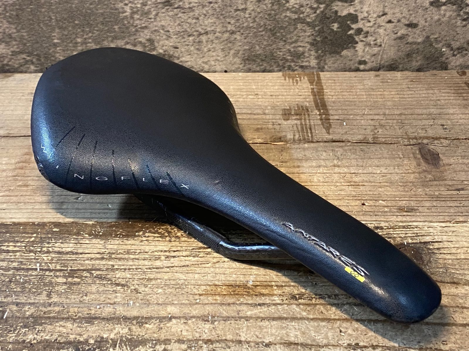 JO 971 フィジーク fizik アンタレス ANTARES 00 サドル カーボンレール 140 mm 黒 破れあり
