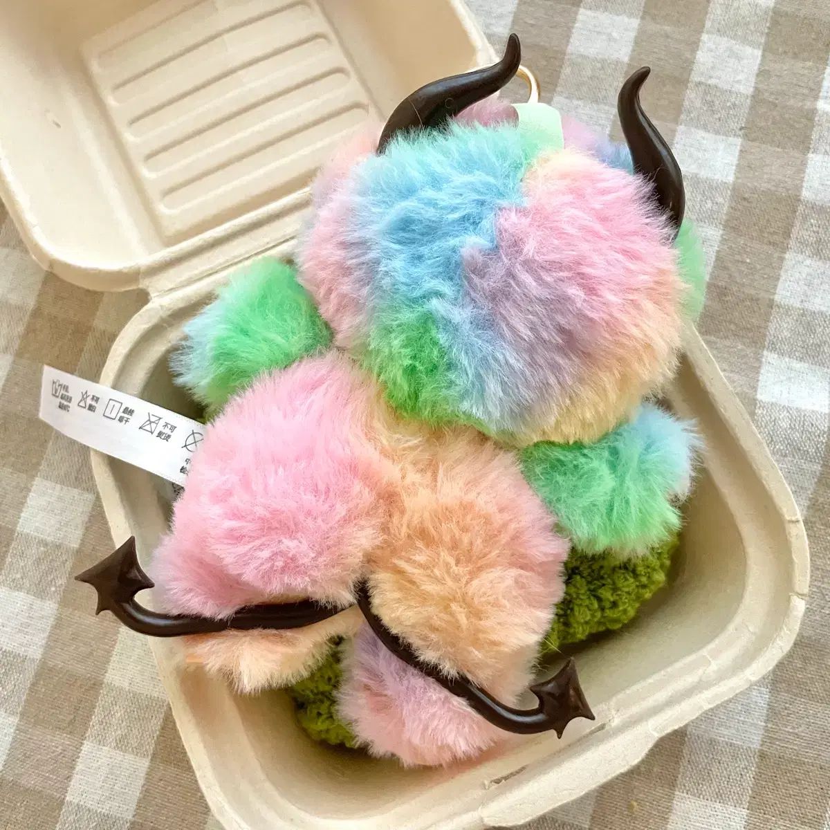 新品) ザ・MONSTERS レインボー ラブブ キーホルダー ぬいぐるみ