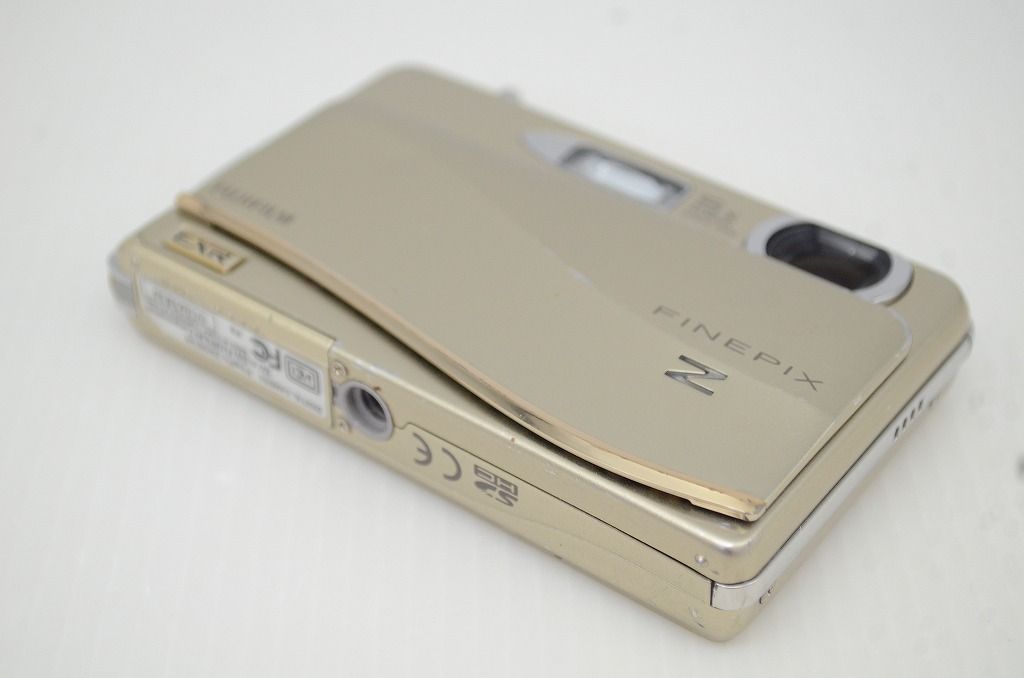 FUJIFILM フジフィルム FinePix Z800EXR コンパクトデジタルカメラ