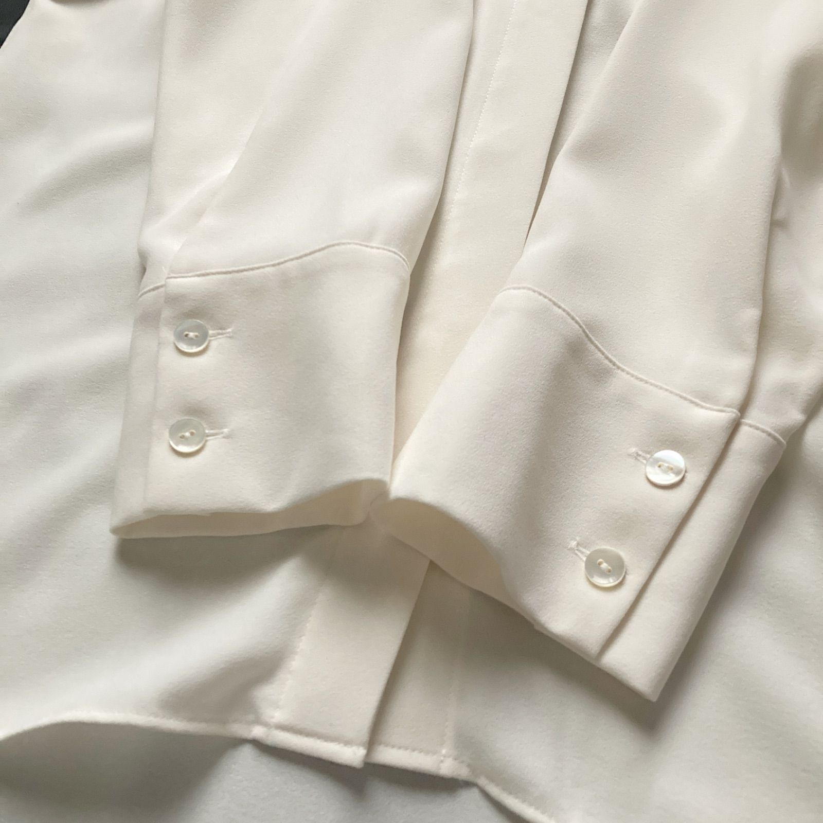 美品 Theory セオリー とろみ素材 ボウタイブラウス 長袖 ロング