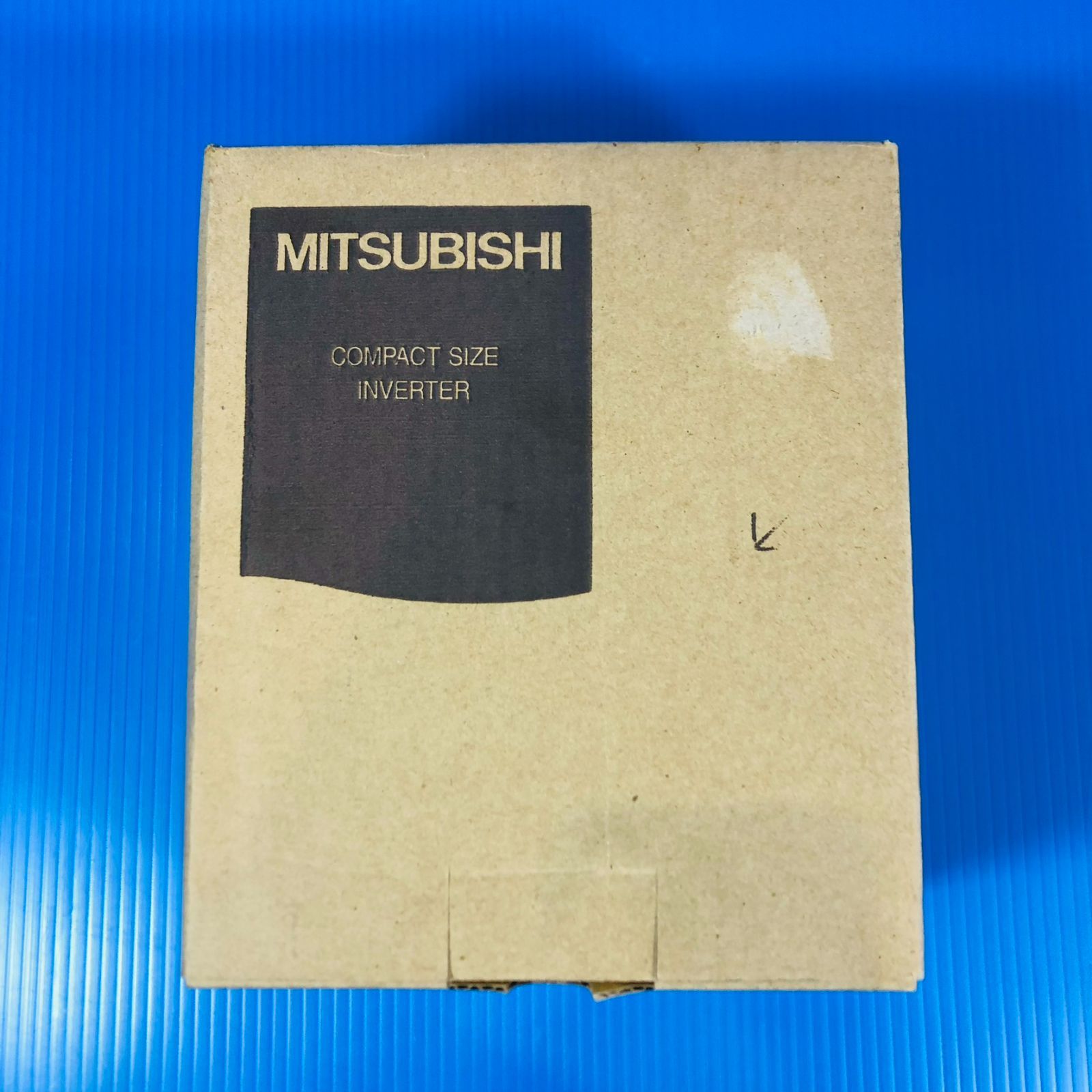 三菱 三相200 V インバータ FR E 520 0 4 K