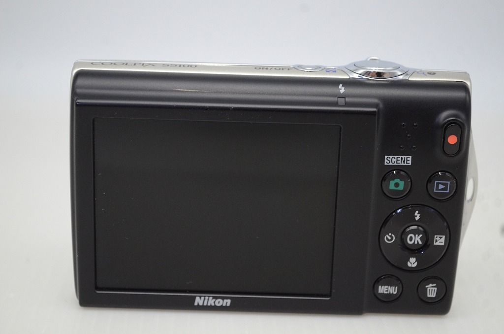 美品 Nikon ニコン COOLPIX S5100 コンパクトデジタルカメラ シルバー