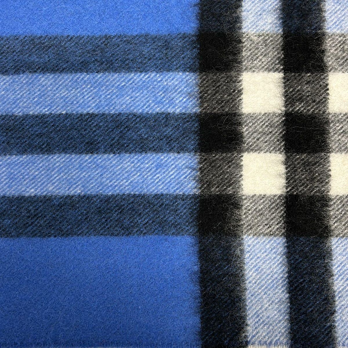 BURBERRY バーバリー マフラー ライトブルー 黒 マルチ チェック柄 カシミヤ トレンド感 マフラー 