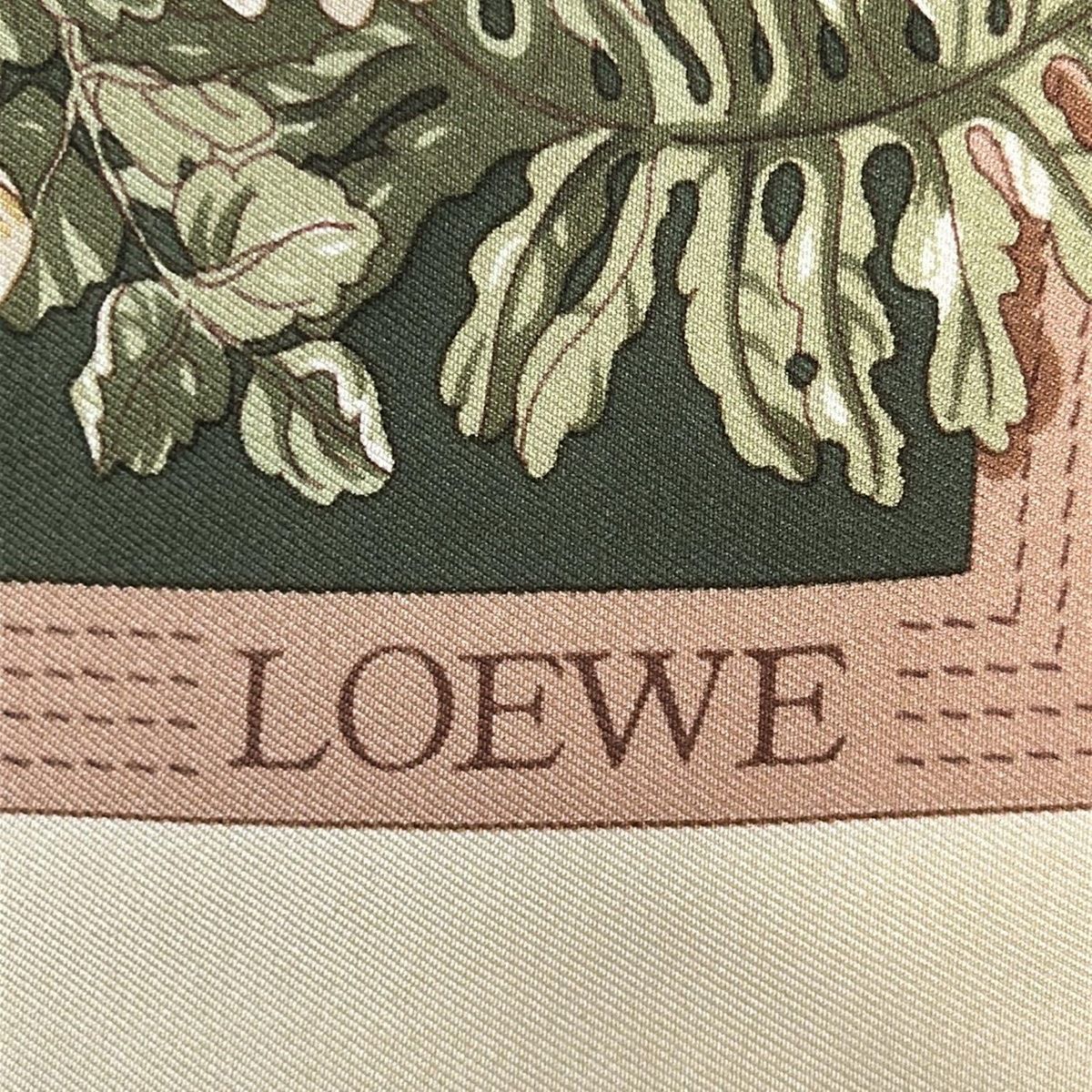 カーキ ベージュ