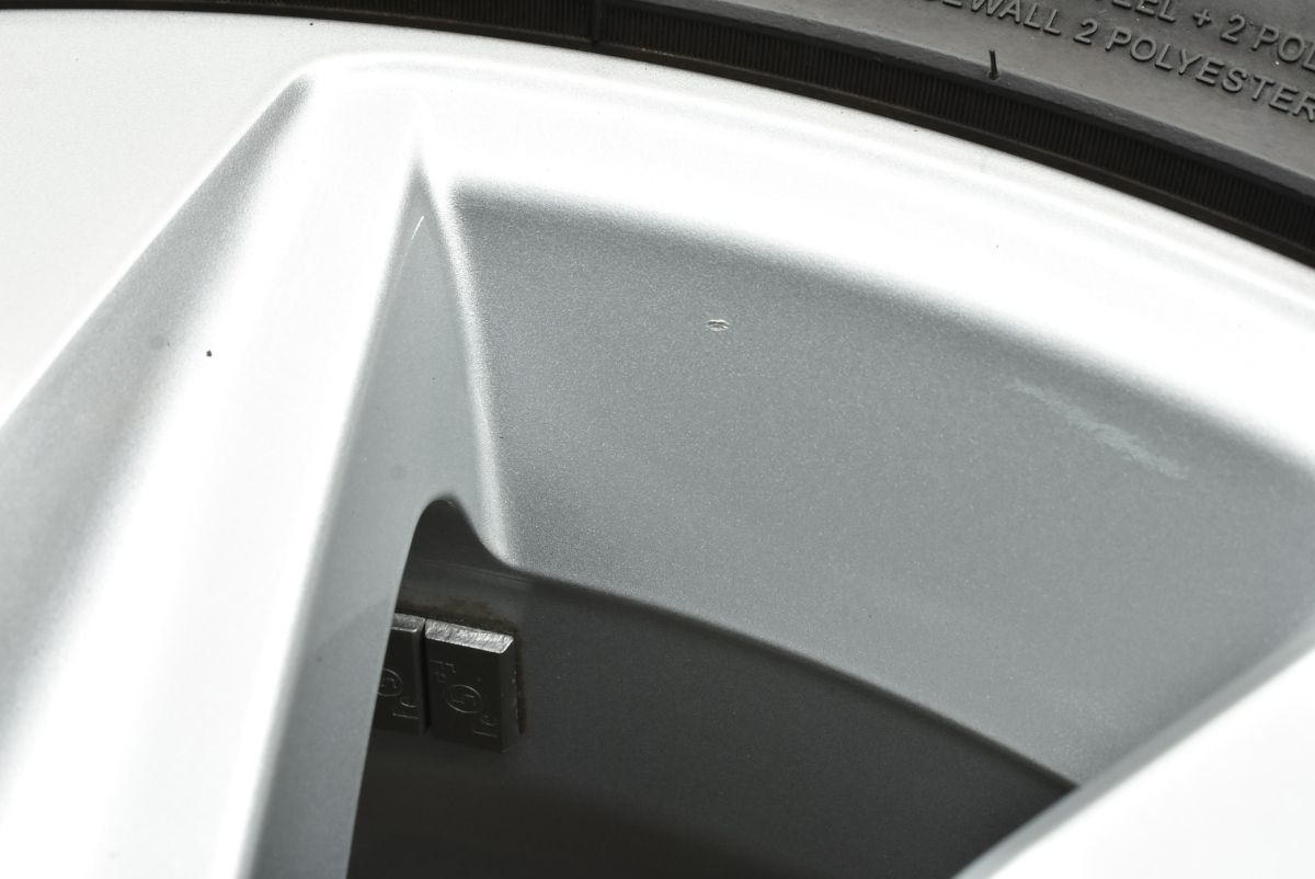 R ハイラックス