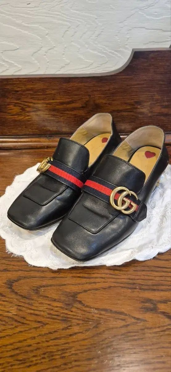 グッチ パール POINT GG ローファーミュール