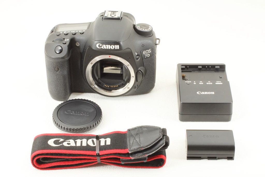 美品 Canonキヤノン EOS 7D ボディ デジタル 一眼 1800万画素 - メルカリ
