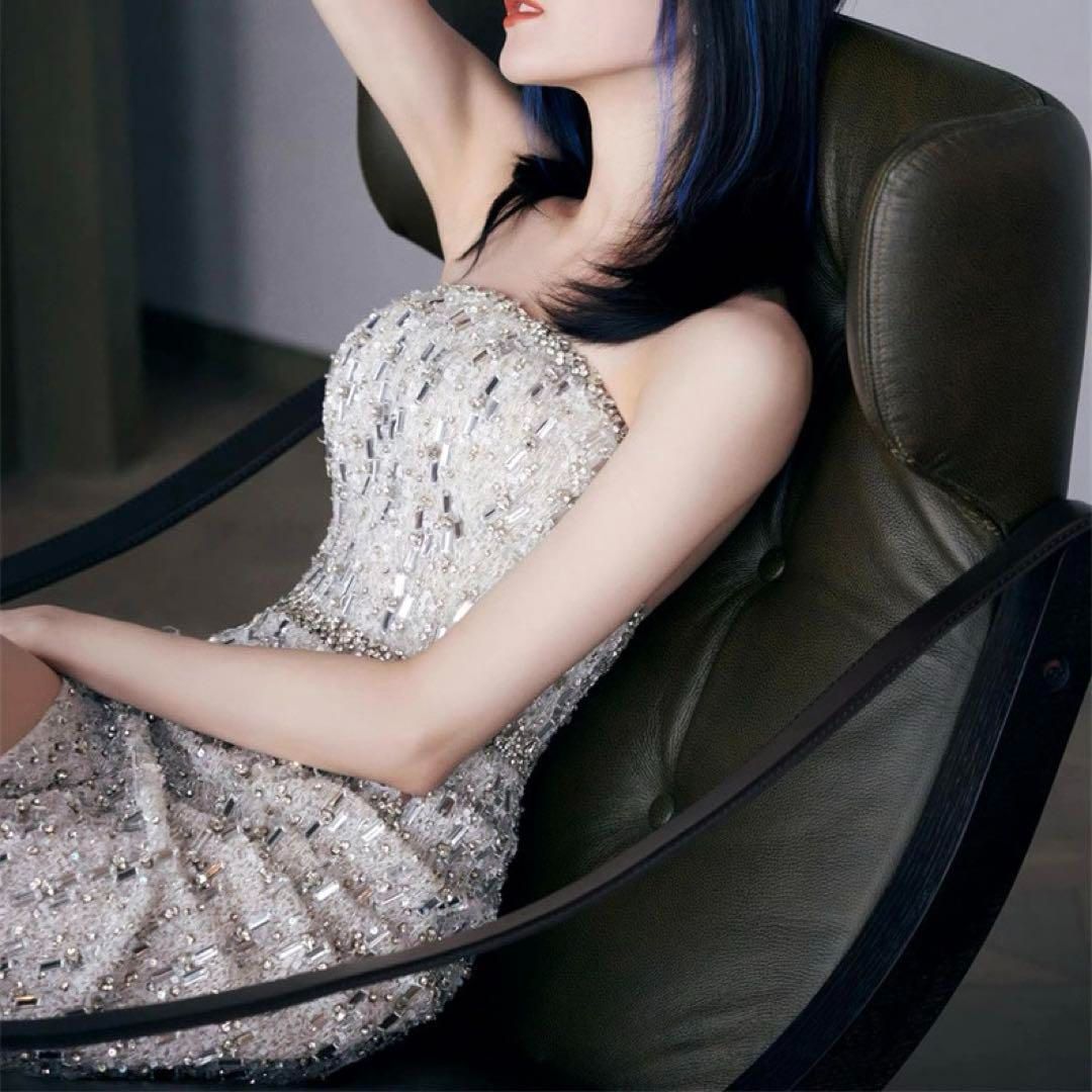 新品・未使用】ビジューにスパンコールの煌びやかな イブニングドレス