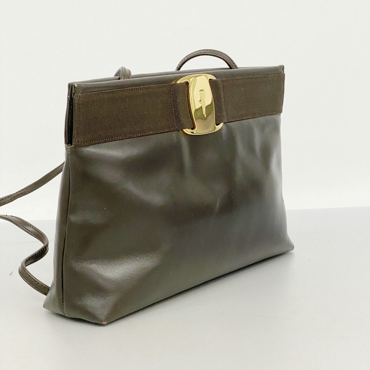 ☆SALE【5oe5862】サルヴァトーレフェラガモ ショルダーバッグ ヴァラ