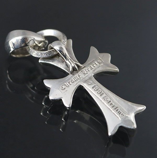 【CHROME HEARTS】クロス ウィズベイル ペンダント トップ シルバー CHROME HEARTS 銀座店 クロムハーツ スモールCHクロス ウィズ ベイル