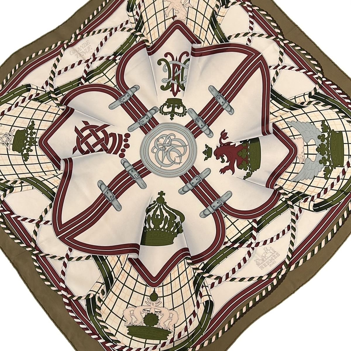 HERMES エルメス スカーフ カレ90 ライトピンク×ブラウン×マルチ GRANDE TENUE