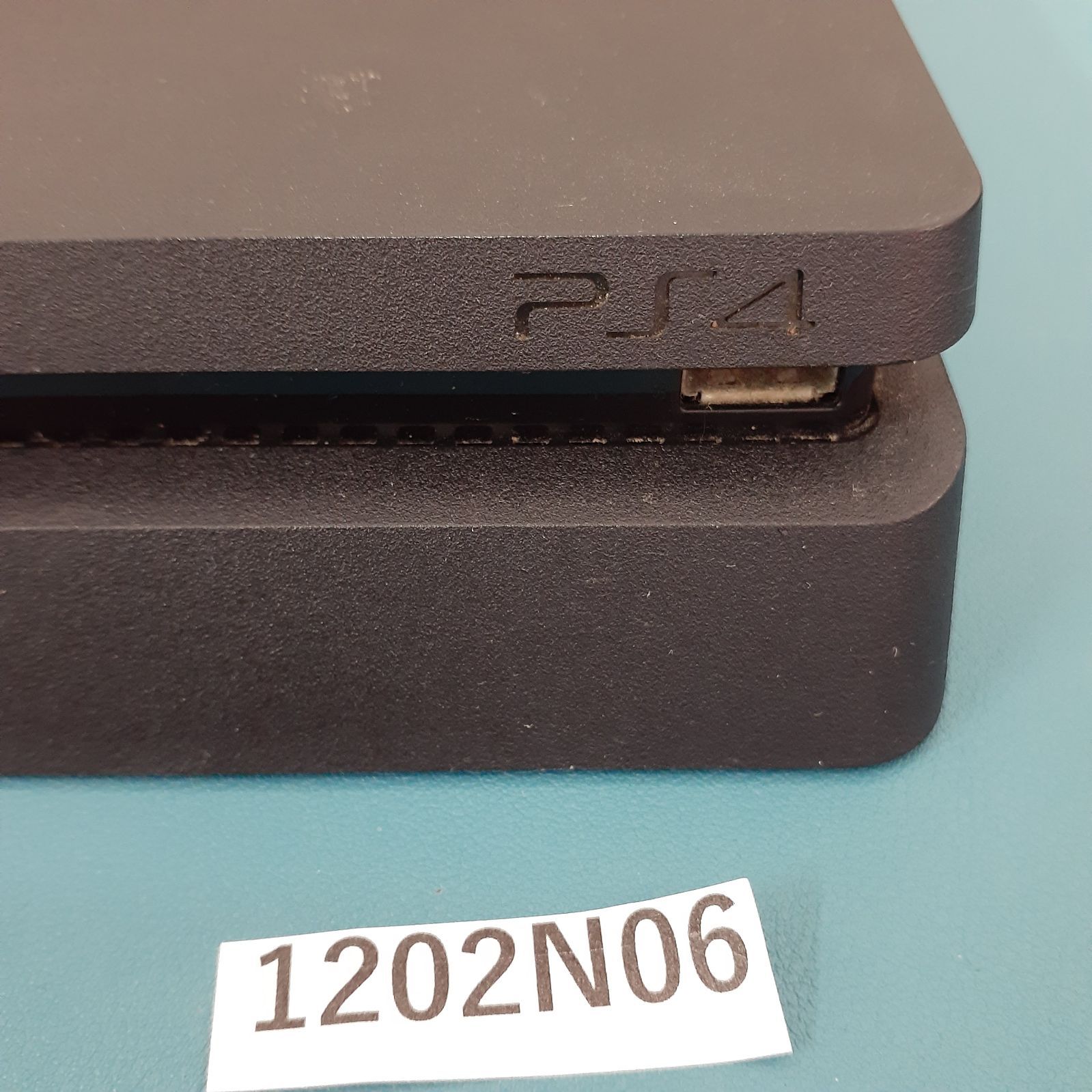  1202 N 06 SONY PlayStation 4 PS 2200 B 起動 済み 箱なし 本体 プレイステーション4(PS4)