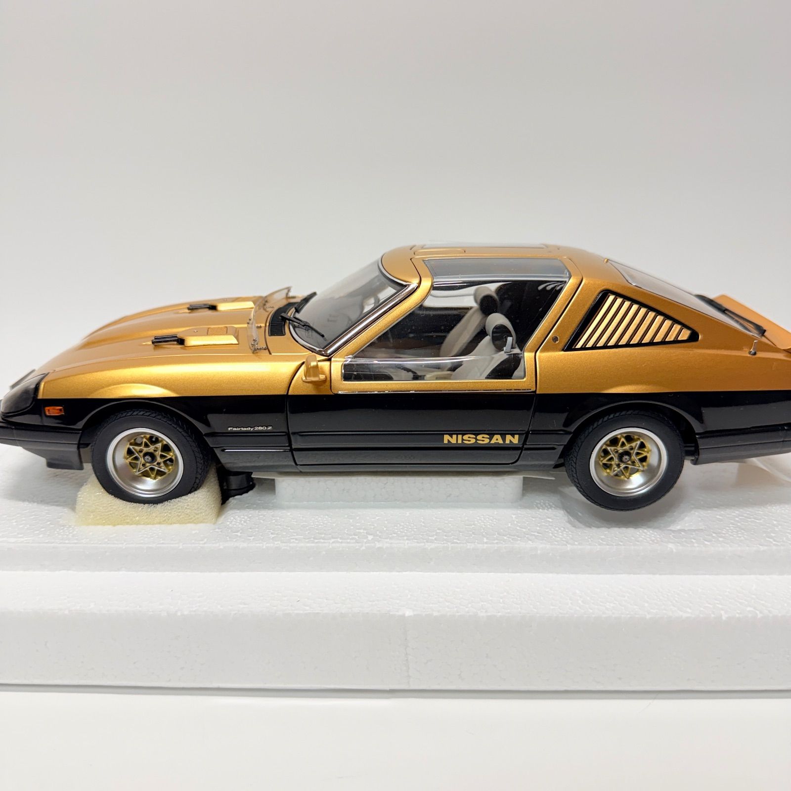 AUTOart 西部警察 NISSAN FAIRLADY 280Z SEIBU-KEISATSU SUPER Z