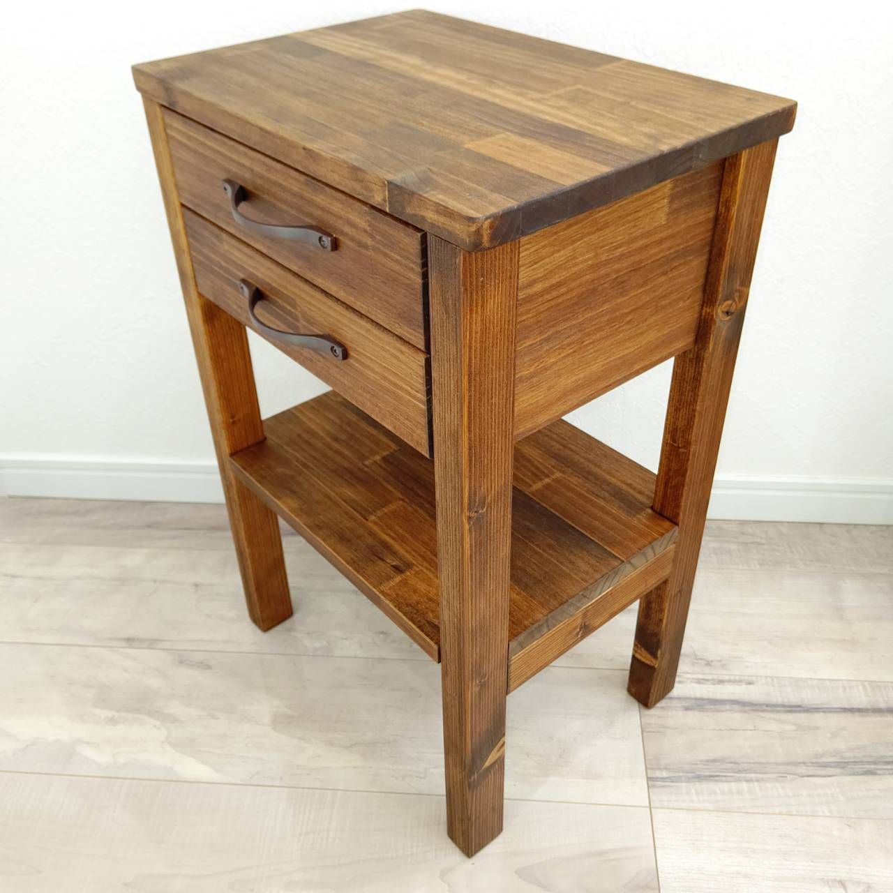 2段引き出し付き、木製サイドテーブル - メルカリ
