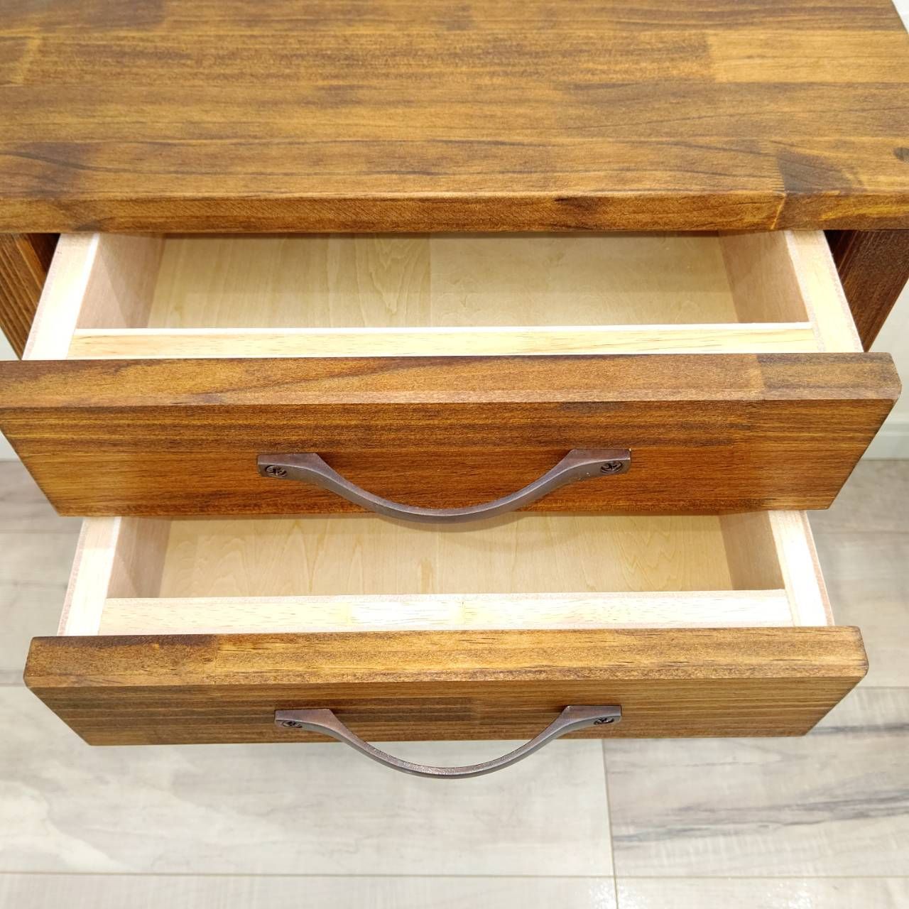 ビンテージ　木製サイドテーブル　引き出し付き 2 ビンテージ 木製サイドテーブル 引き出し付き 2 ビンテージ 木製サイド