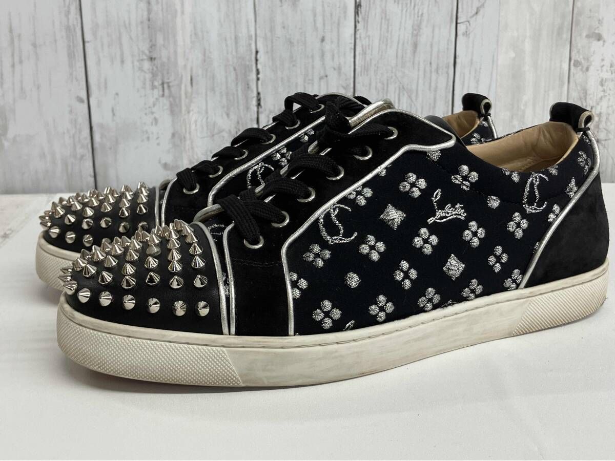 Christian Louboutin スタッズスニーカー グレー/ブラック 中古・古着通販】Christian Louboutin (クリスチャン・ルブタン