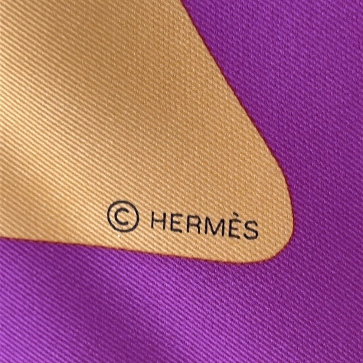 HERMES エルメス スカーフ カレ70 ジョーヌドール×フューシャ×コバルト IS THIS A LOVE STORY