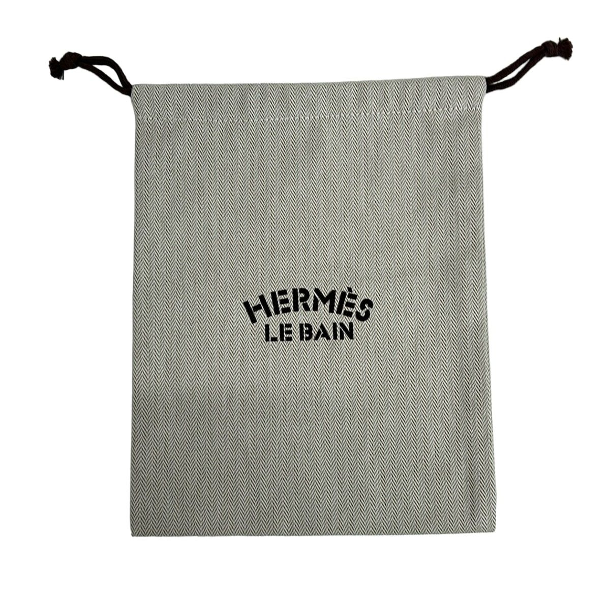 ダークネイビー